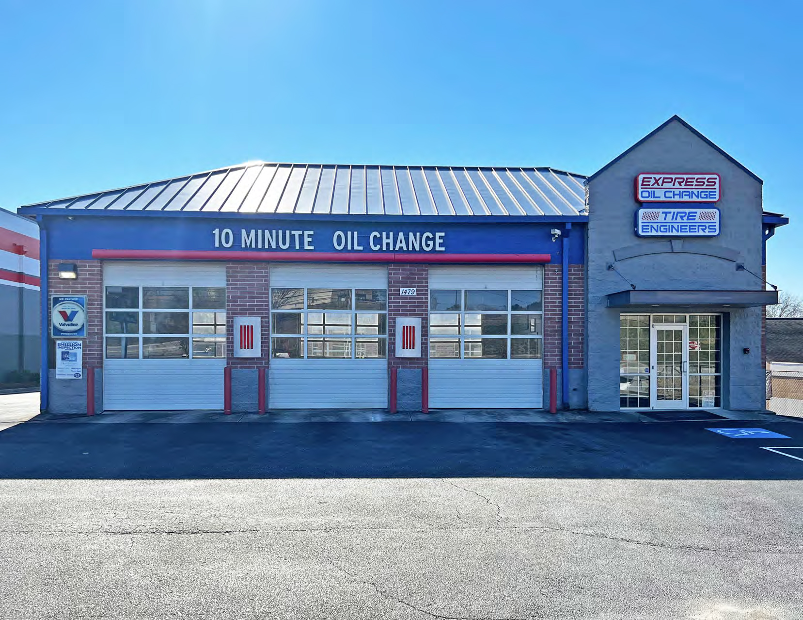 express-oil-change-featured-listing-sambazis-retail-group